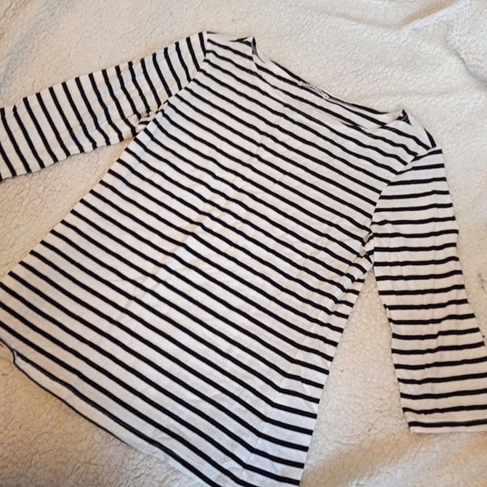 Women's Quarter Length Sleeve White/ Black Striped Top, Medium